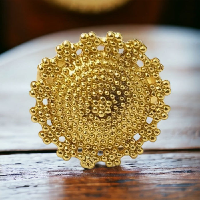 Golden elegance royal circular ring